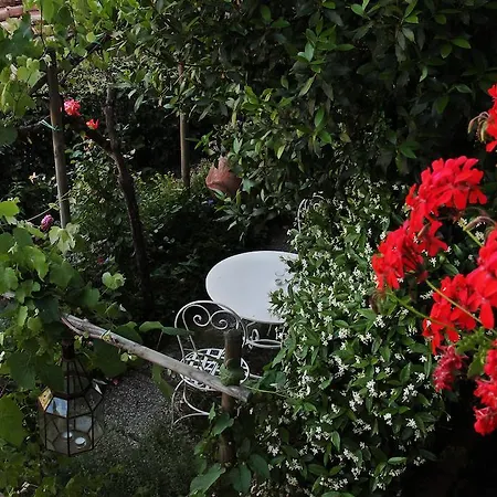 La Casa Nel Borgo Bed & Breakfast 3*