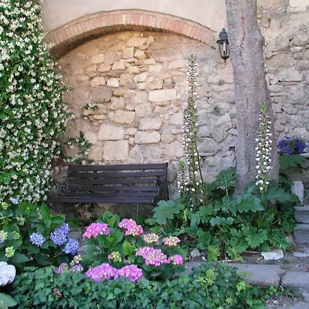 ベッド・アンド・ブレックファスト La Casa Nel Borgo