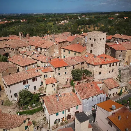 La Casa Nel Borgo 3* Bibbona