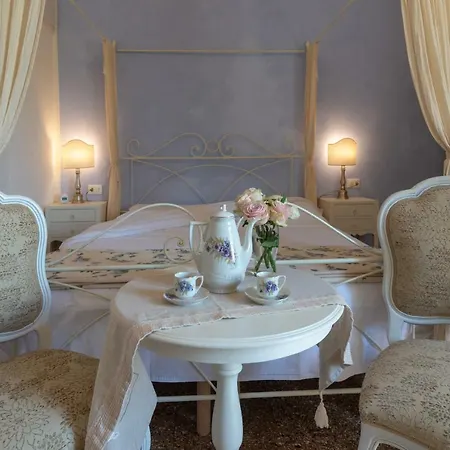 Bed & Breakfast La Casa Nel Borgo 3*